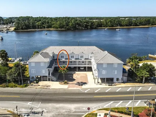 401 Saint James Ave #5, Carrabelle, FL 32322