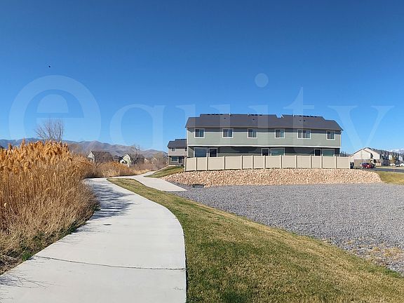 4th image of 232 E Warbler Ct