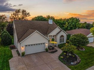 2344 Brookstone Ln, Waukesha, WI 53188