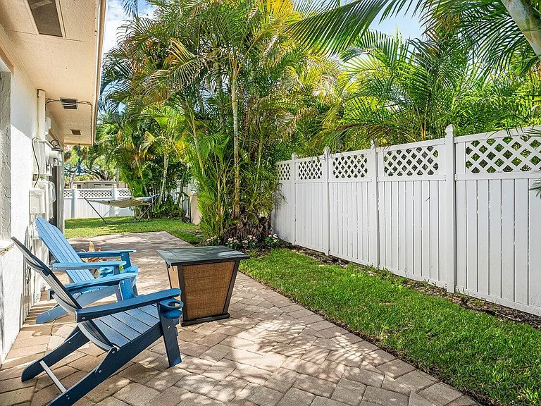 2103 N Palm Cir — Photo 4