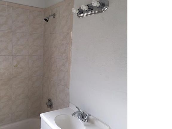 5th image of 310 NW 59th St #S
