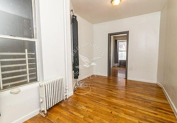 4th image of 452 W 36th St APT 2fw