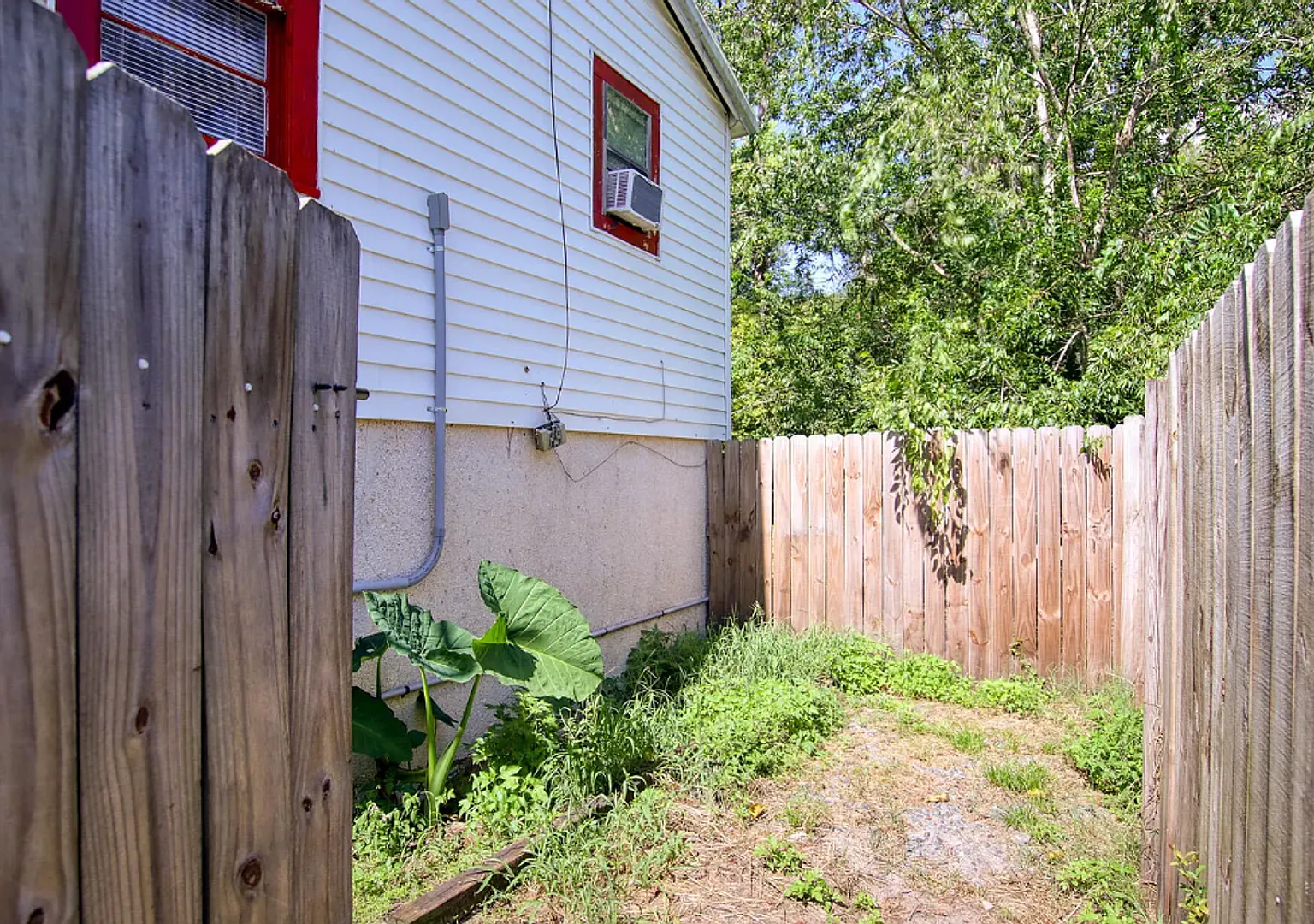 Charming & Affordable 3-Bed Jacksonville Home — Photo 3