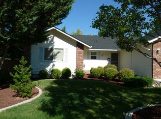 956 Cypress Point Loop, Ashland, OR 97520