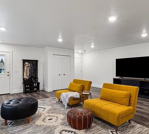 3rd image of 511 Sharon St #2