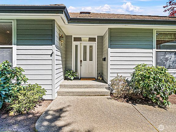 2nd image of 3012 N Narrows Drive #15