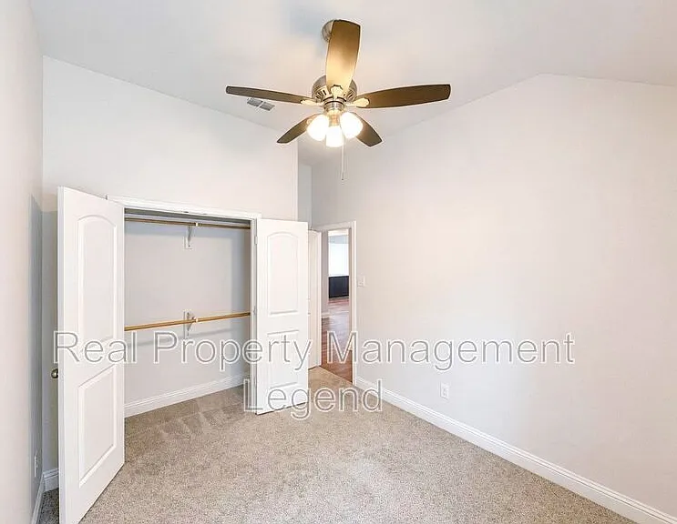 417 Cooper St — Photo 4