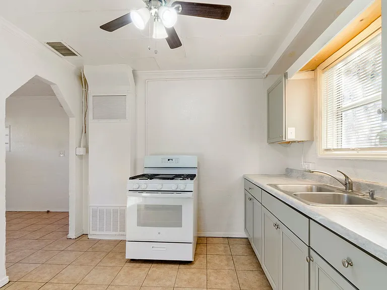 3715 E Glenn St — Photo 6