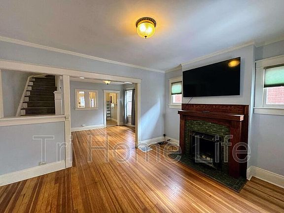 3rd image of 1058 Saint Paul St