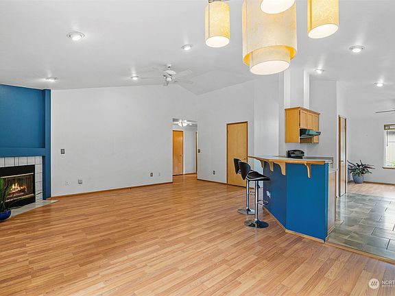 4th image of 8216 1st Street SE