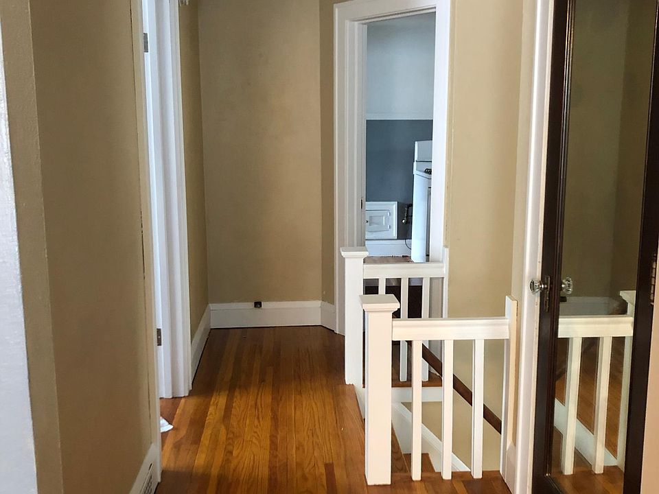 1st image of 313 1/2 E Rock St