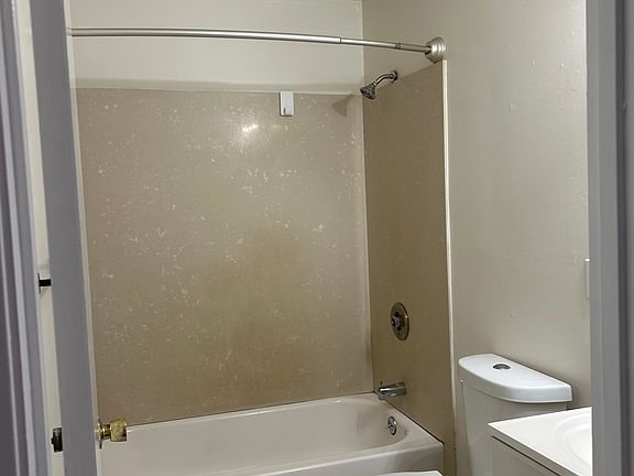 5th image of 1250 48th Ave #4