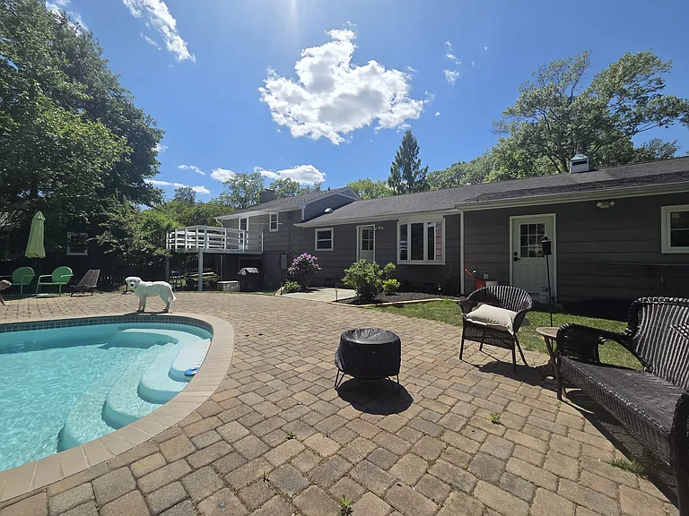 9 Romar Dr — Photo 3