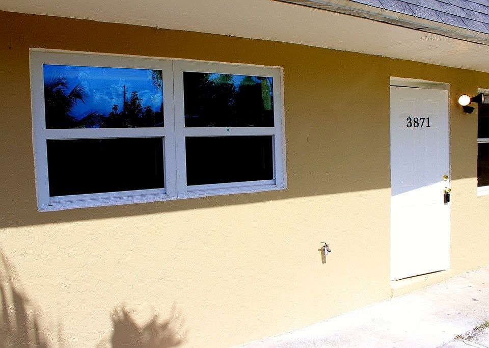 1st image of 3873 Hiawatha Ave