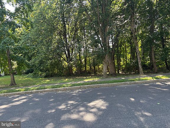 3rd image of 5817 Cricket Ln