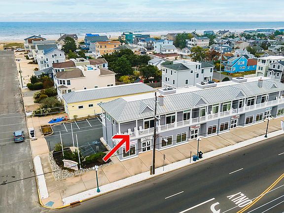 3rd image of 2502 Long Beach Blvd #3B