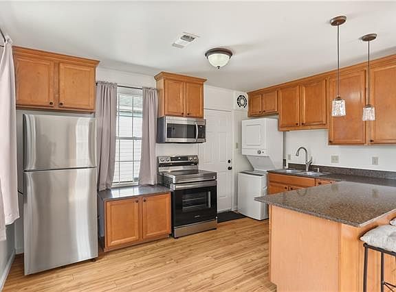 5th image of 3441 Parkview Pl