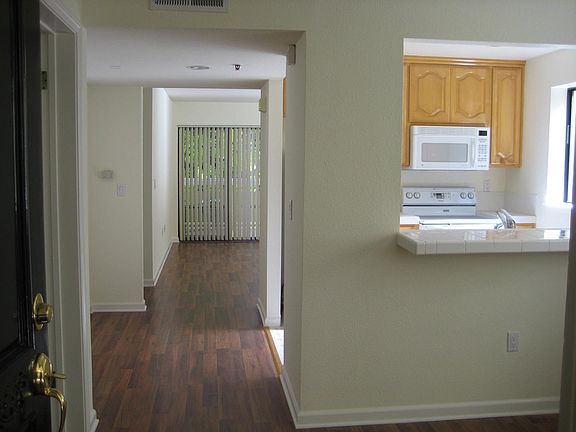 4th image of 576 W Parr Ave Unit 13