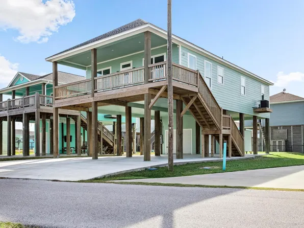 971 Tidelands Dr, Crystal Beach, TX 77650