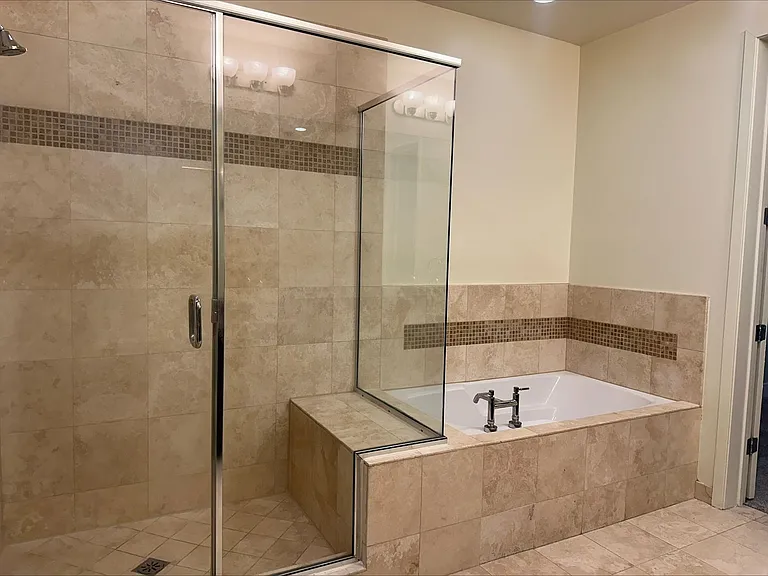 Axis 2300 Apartments — Photo 156