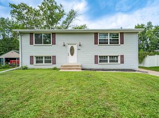 502 Oriole Dr, Washington, IL 61571