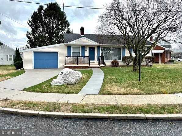 30 Lincoln Dr, Hanover, PA 17331