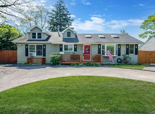1096 Manor Lane, Bay Shore, NY 11706