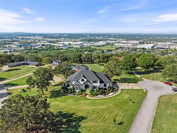 5th image of 106 Woodcliff Ct