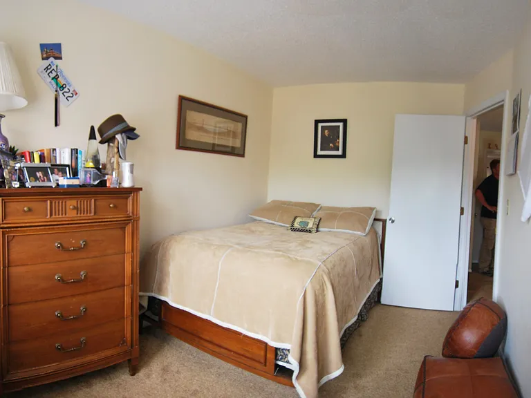 Evergreen Terrace Apartments — Photo 20