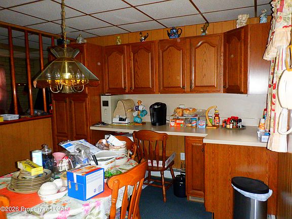 5th image of 331 Alvin St