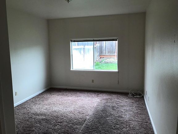 2nd image of 1511 Diablo Dr #B