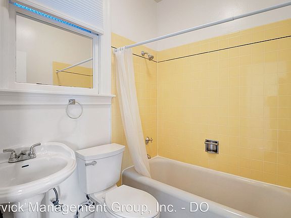 3rd image of 1895 Jefferson St APT 301