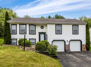128 Shelbourne Dr, Coraopolis, PA