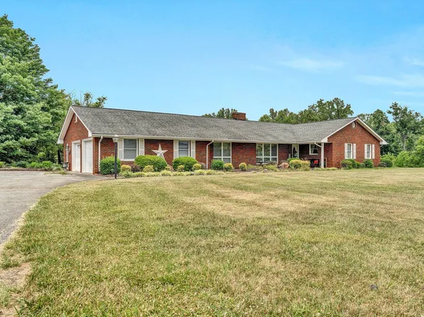 6472 Crowell Gap Rd, Roanoke, VA 24014