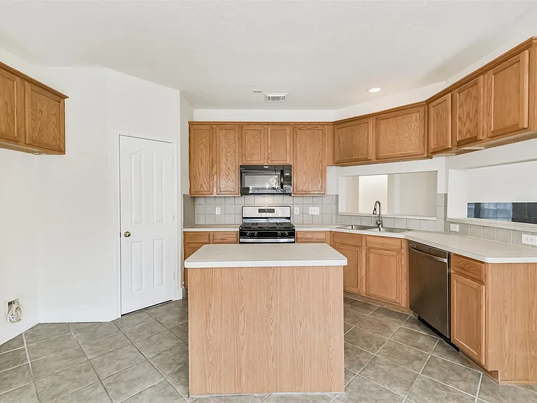 7 Heron Hollow Ct — Photo 14