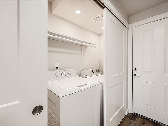 4th image of 475 E North Bend Way #02f2e5121
