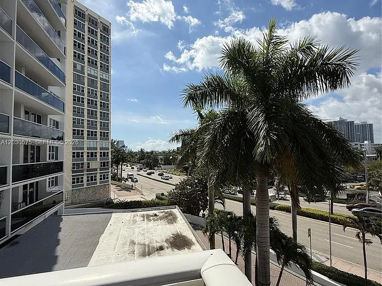 3140 S Ocean Dr #310 — Photo 1