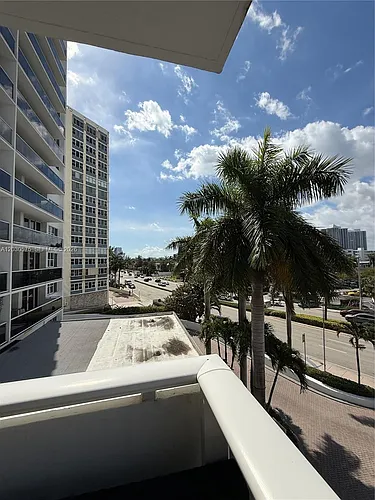 3140 S Ocean Dr #310 Photo 1