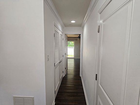 3rd image of 7652 Timbercross Ln