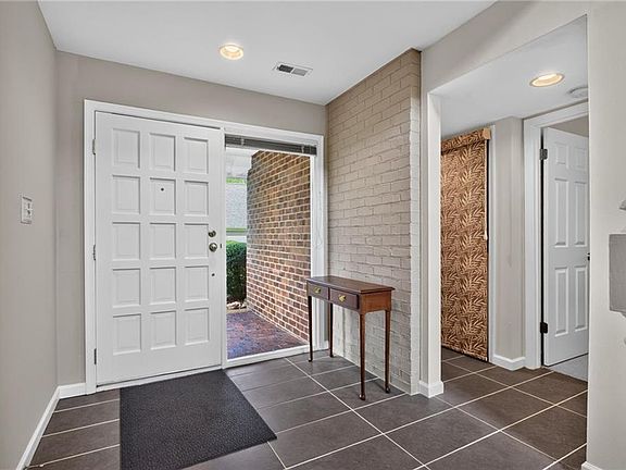 3rd image of 270 Littletown Quarter