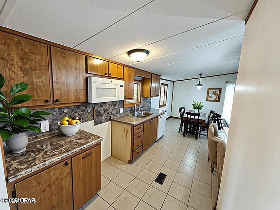 4th image of 3535 Hare Rd