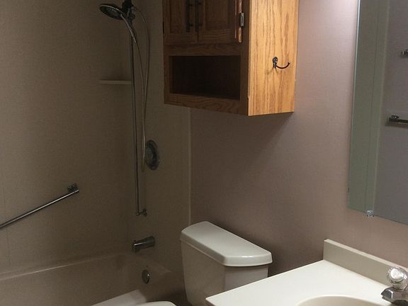 4th image of 6110 Meadowbrook Ln