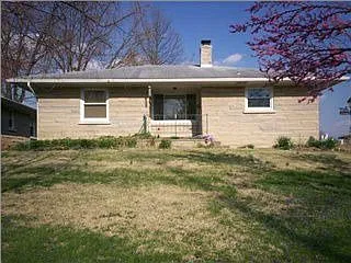 1306 Hathaway Ave photo 1