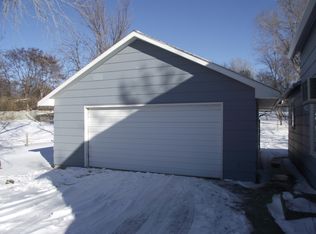 1118 W Pleasant Dr, Pierre, SD 57501
