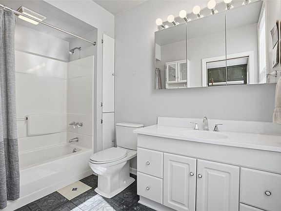 5th image of 1202 Romanhoff St