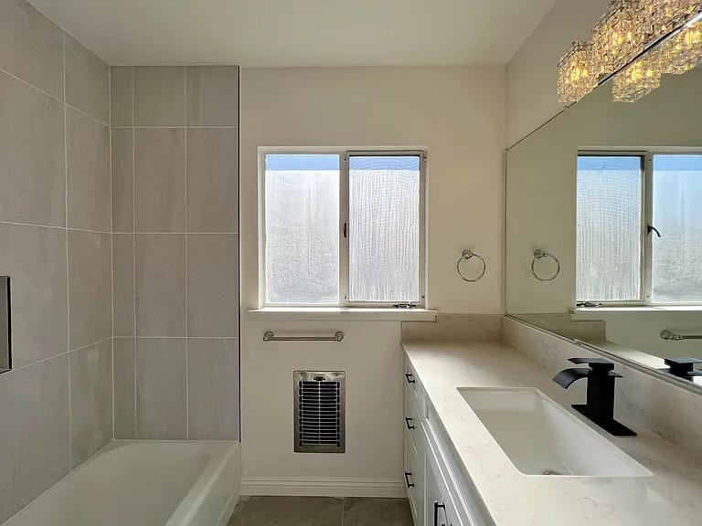 231 S Hudson Ave #15 — Photo 15