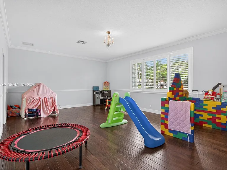 2538 Montclaire Ct — Photo 15