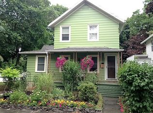 14 Chestnut St, Castleton, NY 12033