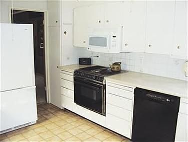 5th image of 3663 Hawthorne Dr