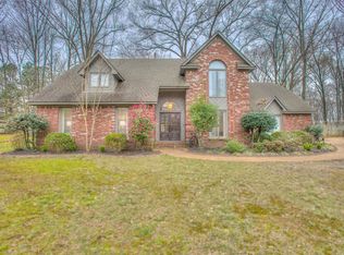 2955 Country Place Dr E, Collierville, TN 38017